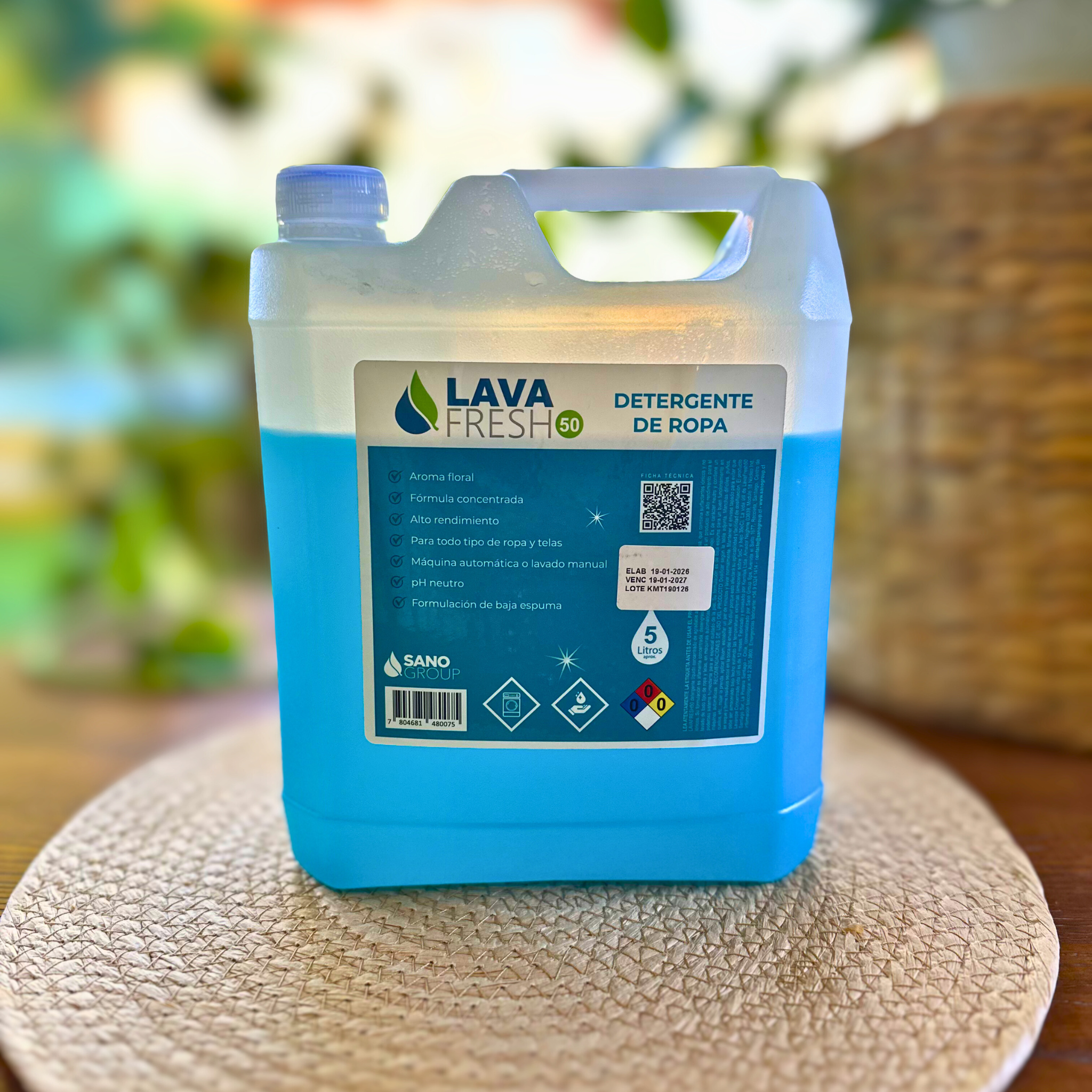 Detergente Líquido Concentrado para Ropa — LavaFresh