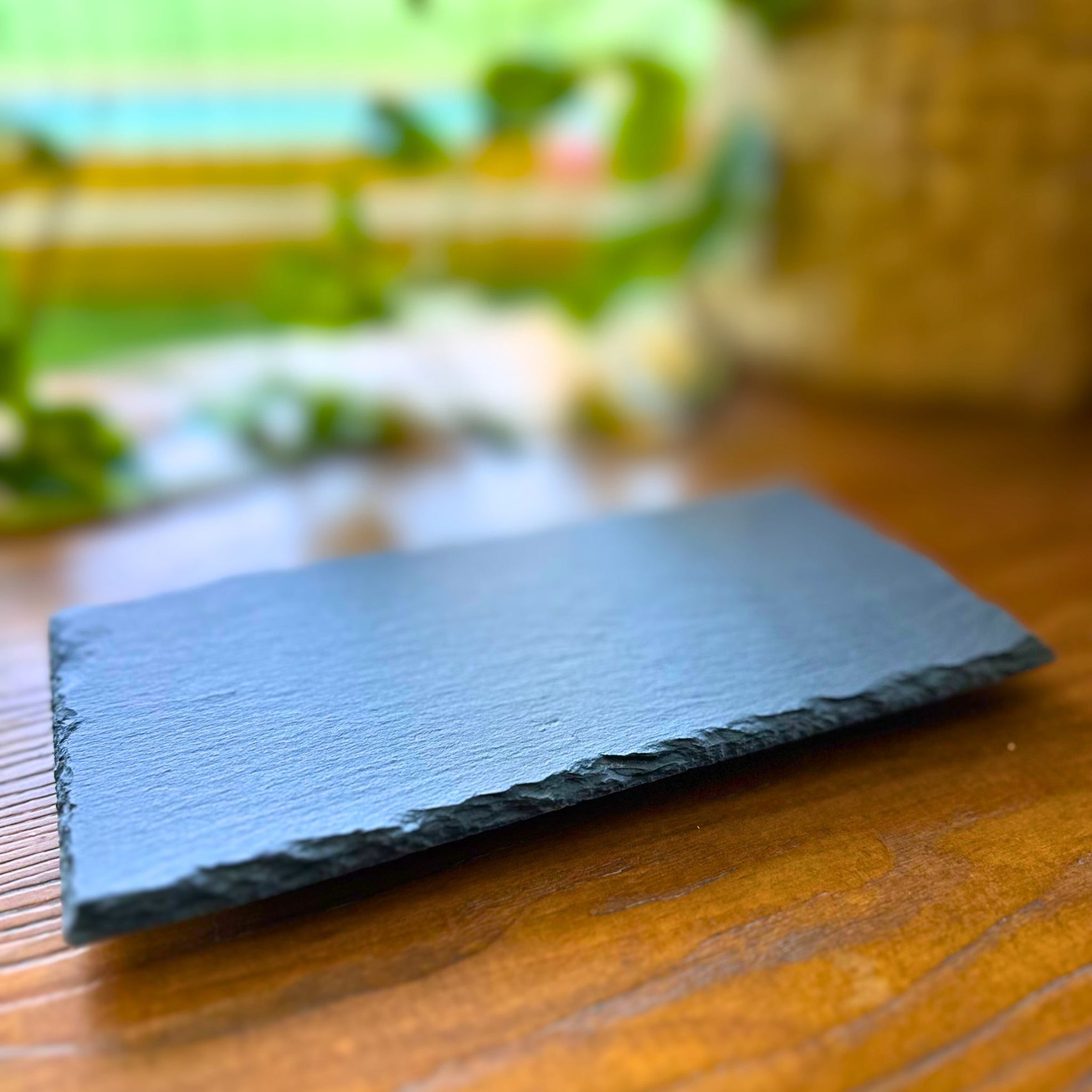 Plato Rectangular de Piedra Pizarra 30 cm — Base Decorativa Negra
